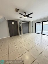 9091 SW 21st St in Boca Raton, FL - Building Photo - Building Photo