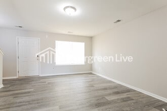 945 Slow Creek Ct in Boiling Springs, SC - Building Photo - Building Photo