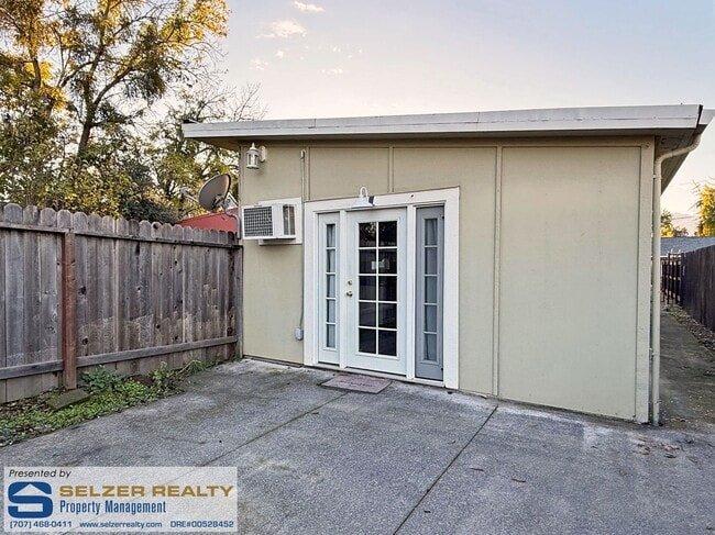 property at 1521-1523 Talmage Ct