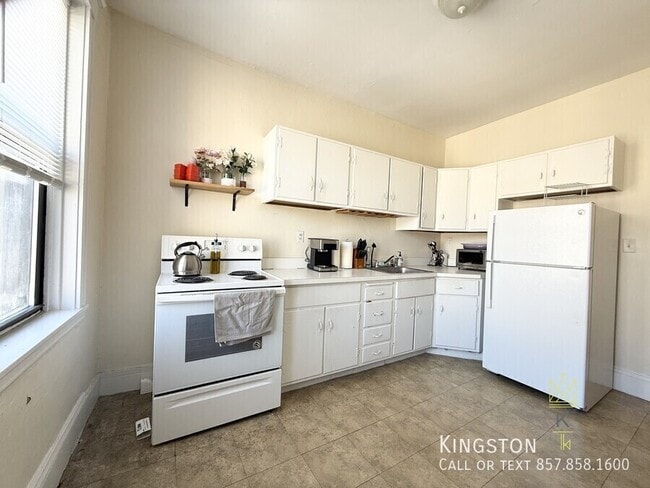 120 Babcock St in Brookline, MA - Building Photo - Building Photo