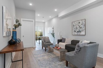 Washington Court (52 W) in Philadelphia, PA - Building Photo - Interior Photo