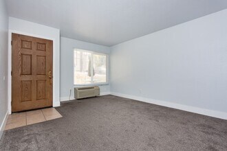 1757 Bayview Heights Dr in San Diego, CA - Building Photo - Building Photo