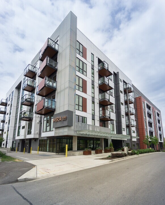 1085 103rd Ave SE in Bellevue, WA - Building Photo
