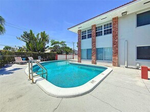 2101 NE 51st St in Fort Lauderdale, FL - Building Photo - Building Photo