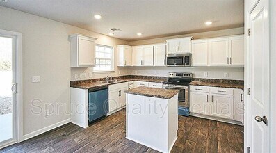1118 Stella Ct in Rural Hall, NC - Building Photo - Building Photo