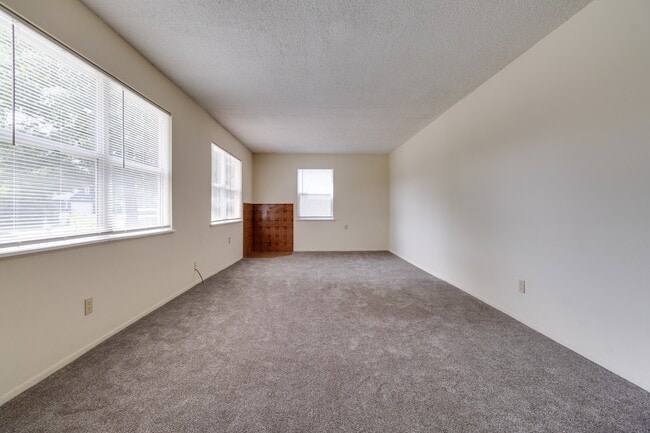 1200 E 27th St in Lawrence, KS - Building Photo - Building Photo