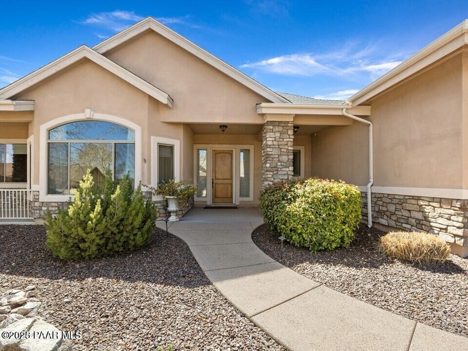 1571 Gettysvue Way in Prescott, AZ - Foto de edificio