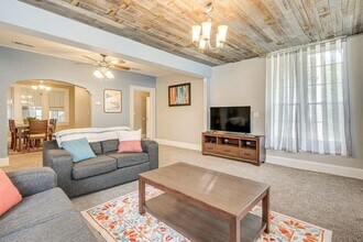 6932 Oakwood St in Jacksonville, FL - Building Photo - Building Photo