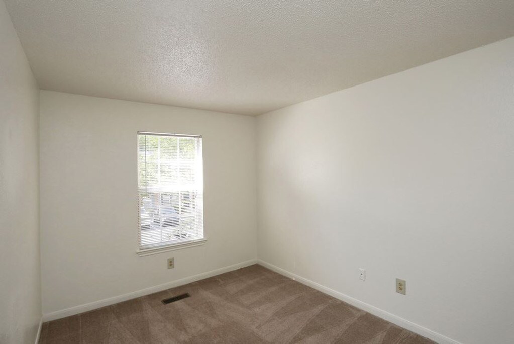 Piedmont Pointe Apartments in Mooresville, NC