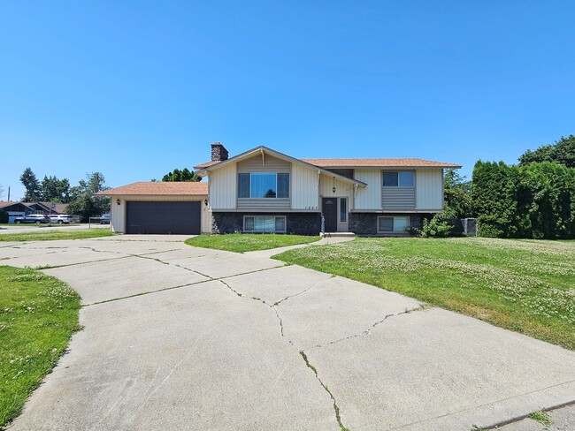 1207 N Bannen Rd in Spokane Valley, WA - Building Photo - Building Photo