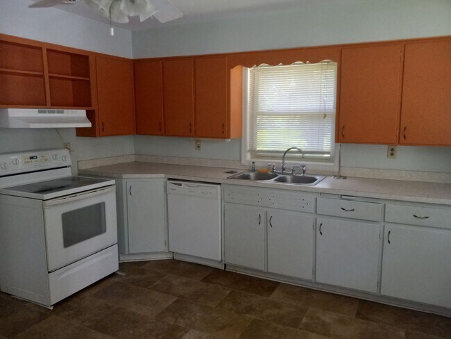 1115 Zoschke Rd in Benton Harbor, MI - Building Photo - Building Photo