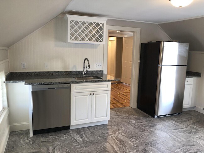 39 Middle St-Unit -2 in Hadley, MA - Building Photo - Building Photo