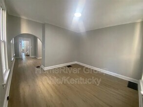 329 E 16th St in Covington, KY - Foto de edificio - Building Photo