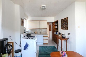 5 Elmer St, Unit 2 in Cambridge, MA - Foto de edificio - Building Photo