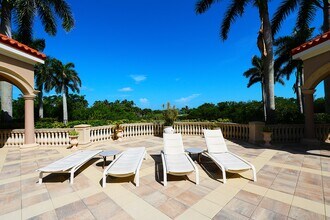 1060 Borghese Ln, Unit Aversana Unit 804 in Naples, FL - Building Photo - Building Photo