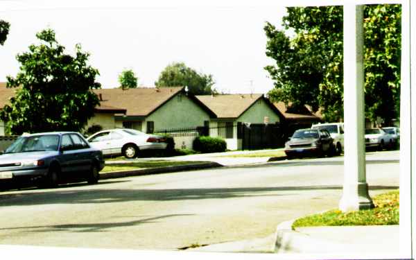 1327 W Stoneridge Ct in Ontario, CA - Building Photo - Building Photo