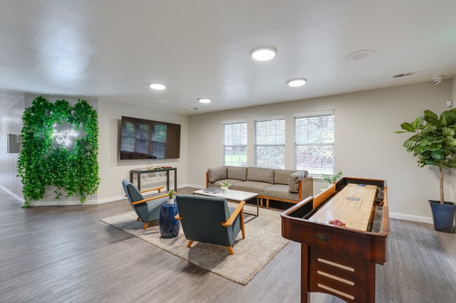 Landmark at Tanasbourne in Hillsboro, OR - Building Photo - Interior Photo