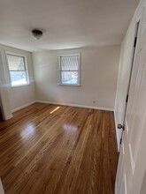 32 Pleasant St, Unit 2 in Ansonia, CT - Building Photo - Building Photo