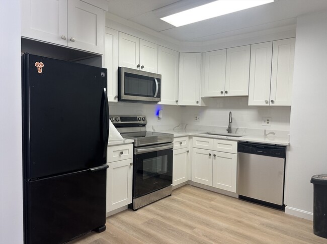 137 Franklin St in Stoneham, MA - Building Photo - Building Photo