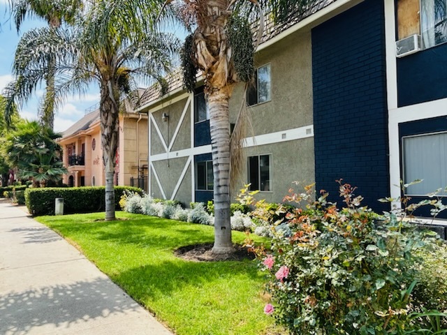 Casa Luna Apartments in Los Angeles, CA - Foto de edificio