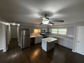 13 Scotdale Rd in La Grange Park, IL - Building Photo - Building Photo