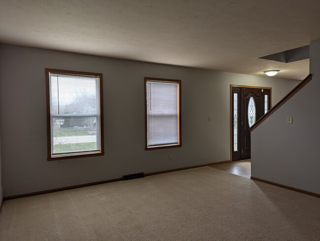 10662 Chicory Ridge Way in Roscoe, IL - Building Photo - Building Photo