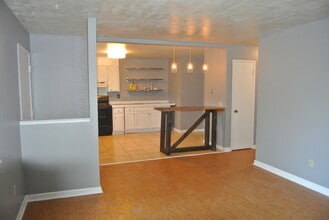 517 Central Ave in Pittsburg, CA - Building Photo - Building Photo