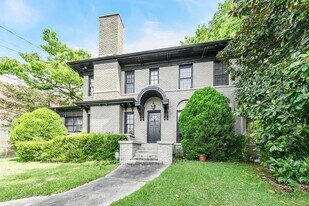 38 Delmont Dr NE in Atlanta, GA - Building Photo