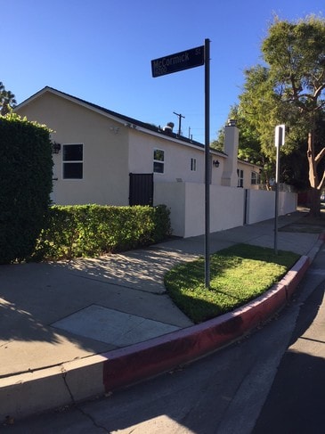 14260 McCormick St in Van Nuys, CA - Building Photo - Building Photo