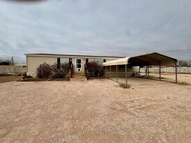 10136 W University Blvd in Odessa, TX - Building Photo