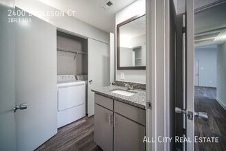 2400 Burleson Ct in Austin, TX - Building Photo - Building Photo