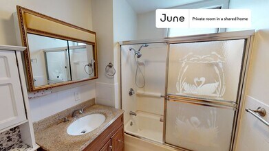 Private bedroom in 5 bed/1 bath Home in Boston, MA - Building Photo - Building Photo