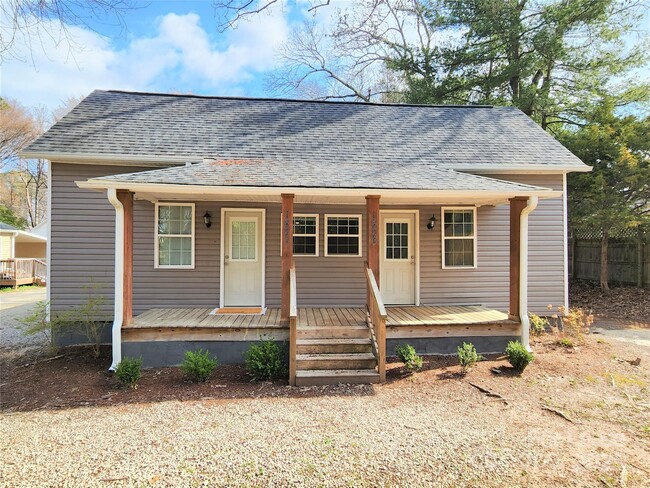property at 1423 Oakshade Ave