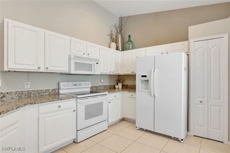 9189 Spring Run Blvd in Bonita Springs, FL - Building Photo - Building Photo