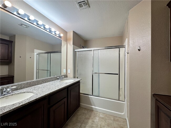 property at 19 E Agate Ave