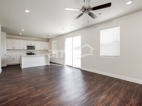 6504 Enlightenment Dr in Reno, NV - Foto de edificio - Building Photo