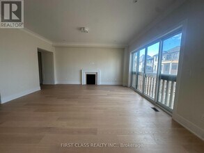 8 Balance Cres in Markham, ON - Building Photo - Building Photo