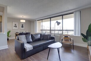 1201 S Bell St in Arlington, VA - Building Photo