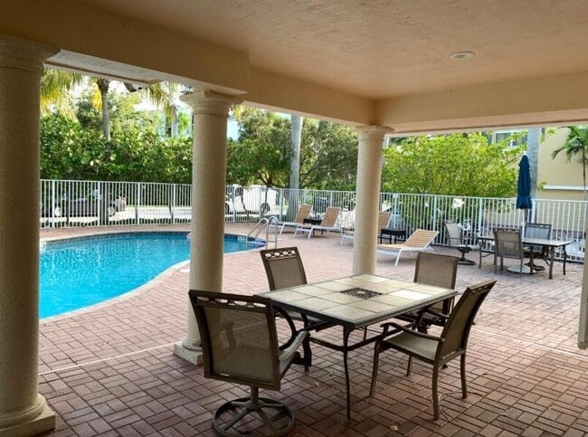 1776 Via Sofia in Boynton Beach, FL - Foto de edificio - Building Photo