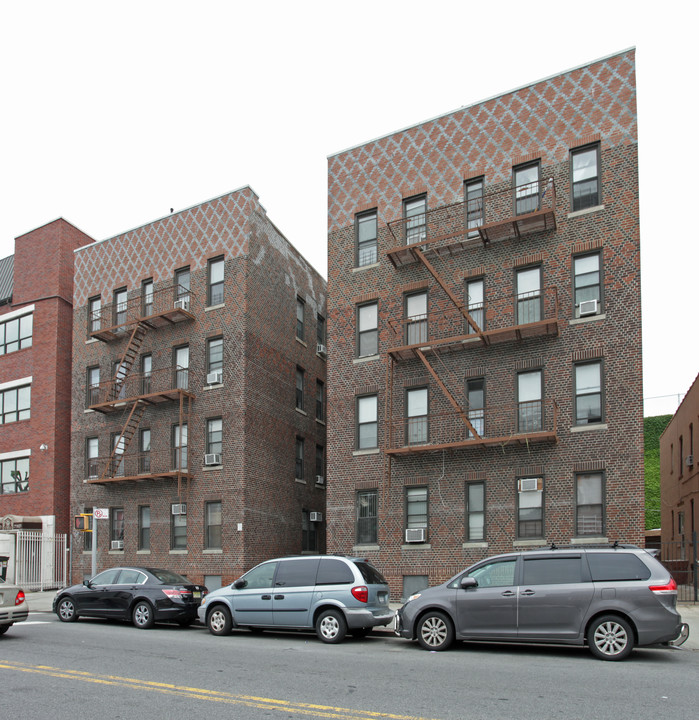 The Fine Court in Brooklyn, NY - Foto de edificio