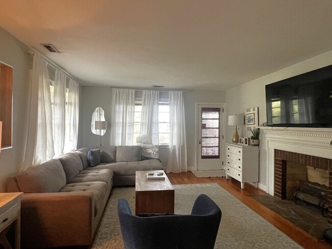property at 72 Montagu St