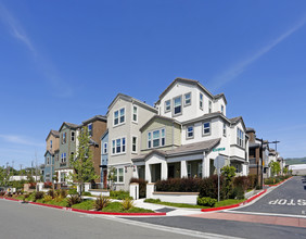 Villas at Metro in Milpitas, CA - Foto de edificio - Building Photo