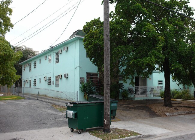 1620 SW 2nd St in Miami, FL - Building Photo - Building Photo