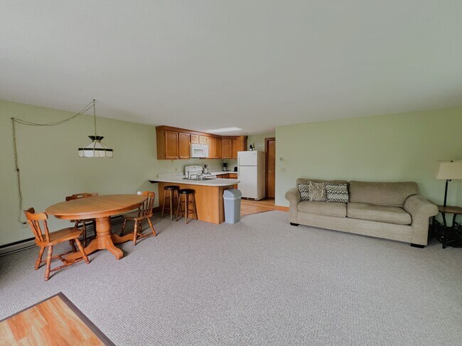 59 Jaynes Rd in Lenox, MA - Foto de edificio - Building Photo