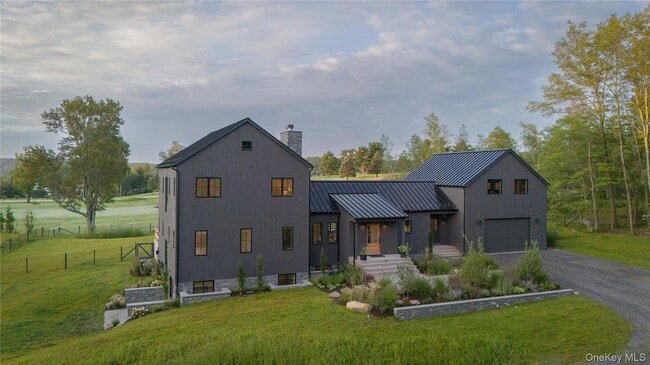 61 Red Fox Ln in Craryville, NY - Building Photo - Building Photo