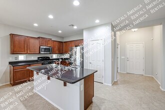 7045 S Legend Dr in Gilbert, AZ - Foto de edificio - Building Photo