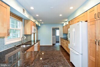 4324 Moylan Ln in Fairfax, VA - Building Photo - Building Photo