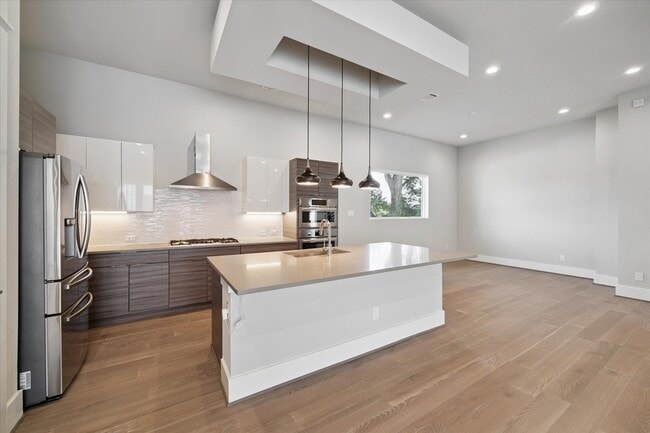 property at 1621 Wheeler Ave