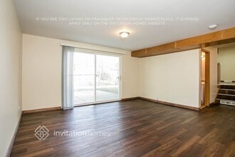 1035 Iowa St in Glenwood, IL - Foto de edificio - Building Photo