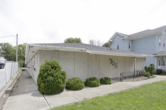 Harms Apartments in Bloomington, IL - Building Photo - Building Photo